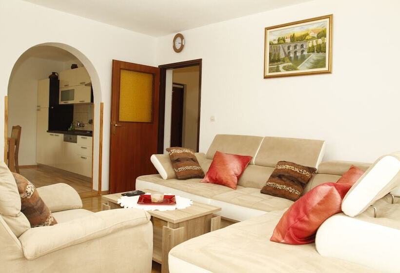 בית מלון כפרי Apartments And Rooms Krizmanic