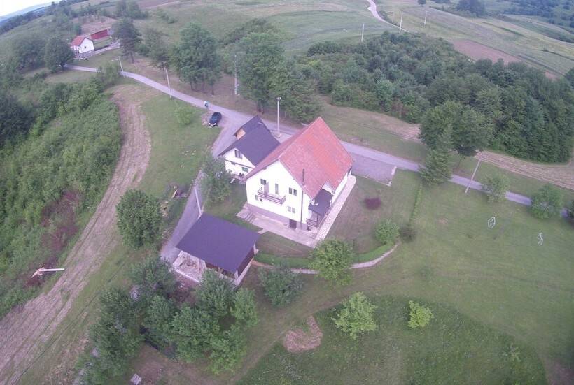 בית מלון כפרי Apartments And Rooms Krizmanic