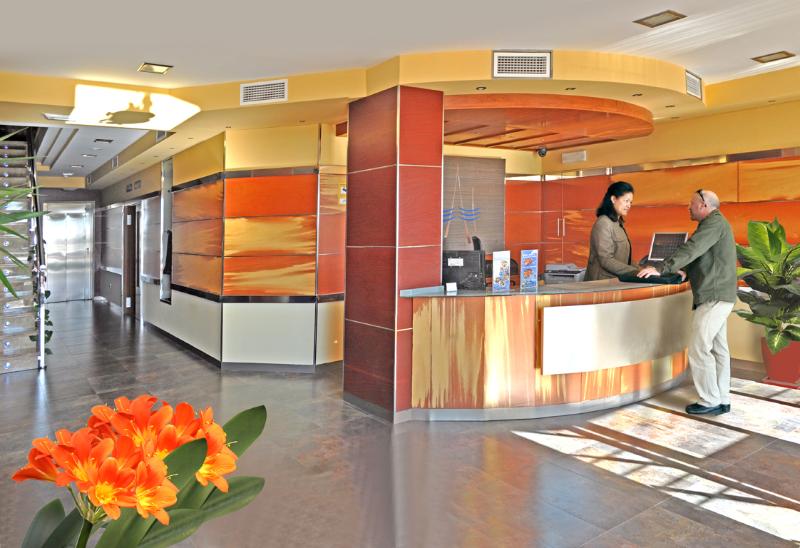 ホテル Arrayanes Playa Almunecar