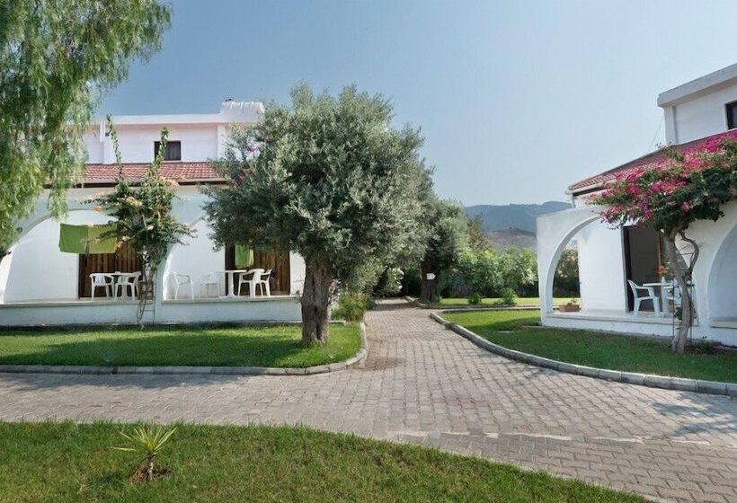 Отель Bare Hill Holiday Village