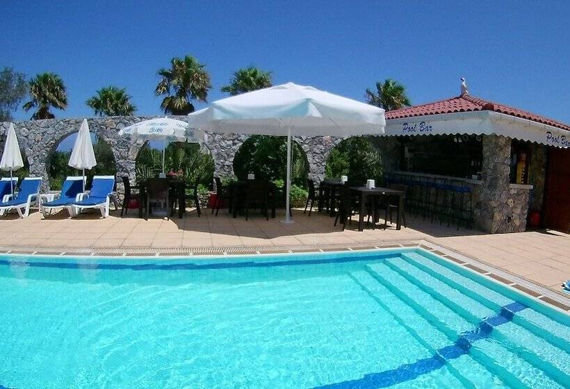 Отель Bare Hill Holiday Village