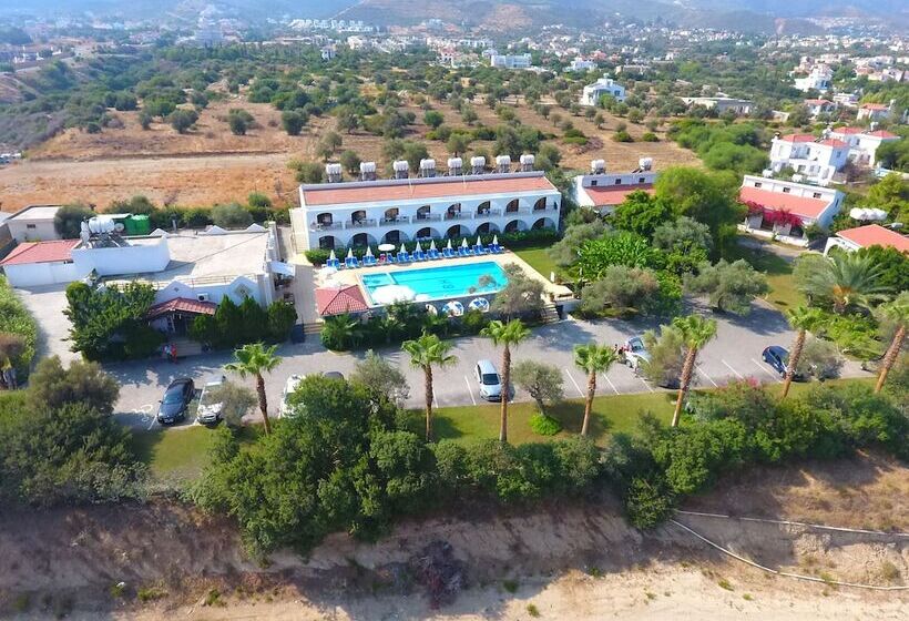 Отель Bare Hill Holiday Village