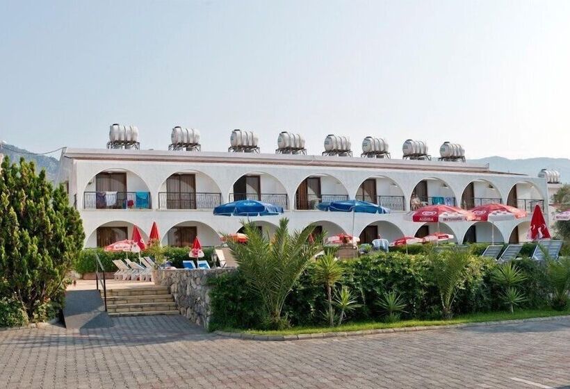 Отель Bare Hill Holiday Village