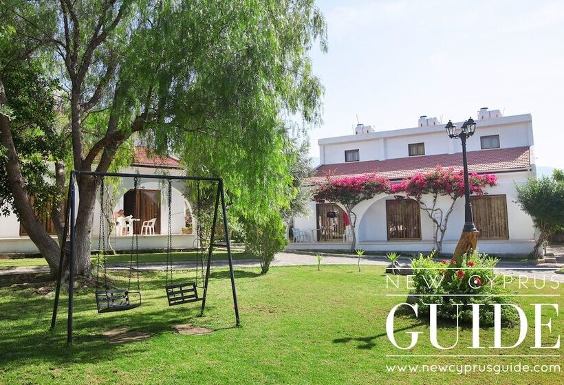 Отель Bare Hill Holiday Village