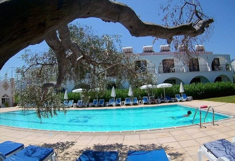 Отель Bare Hill Holiday Village