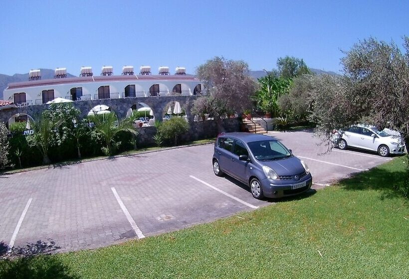 Отель Bare Hill Holiday Village