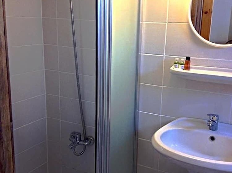 Отель Bare Hill Holiday Village