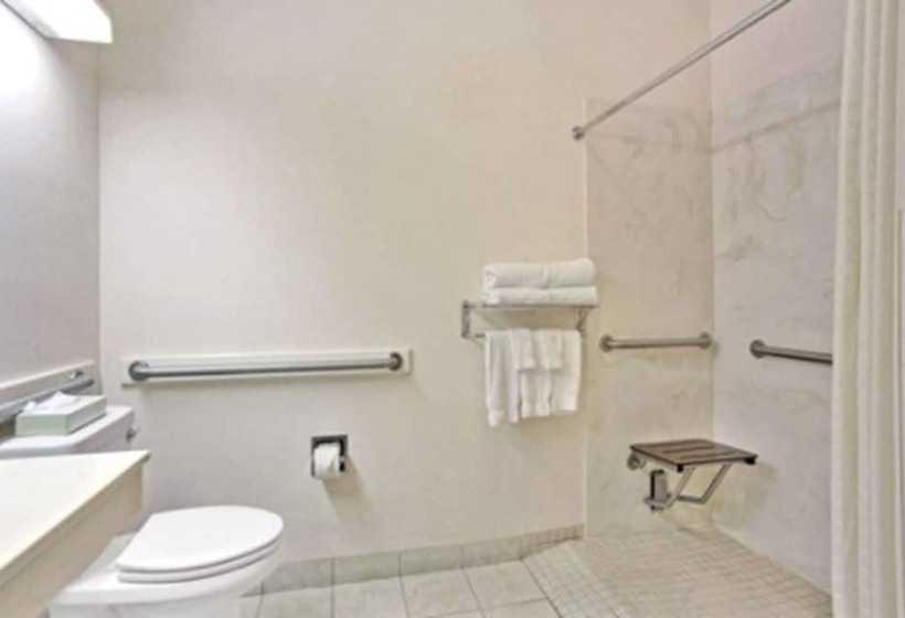 هتل Baymont By Wyndham Tucson Airport