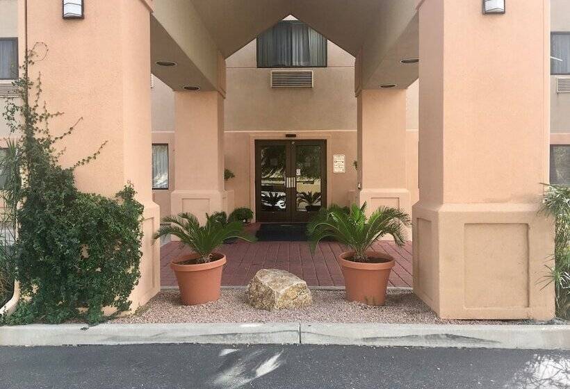 هتل Baymont By Wyndham Tucson Airport