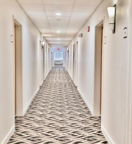 هتل Baymont By Wyndham Tucson Airport