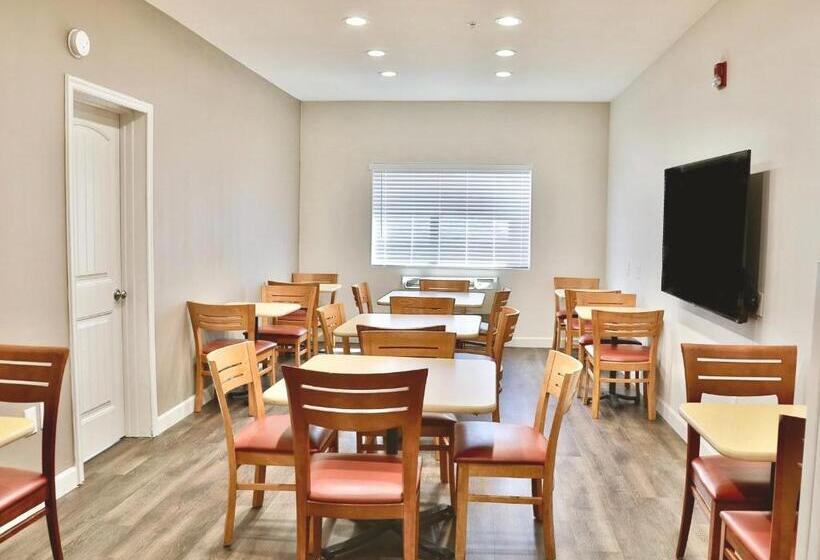 هتل Baymont By Wyndham Tucson Airport