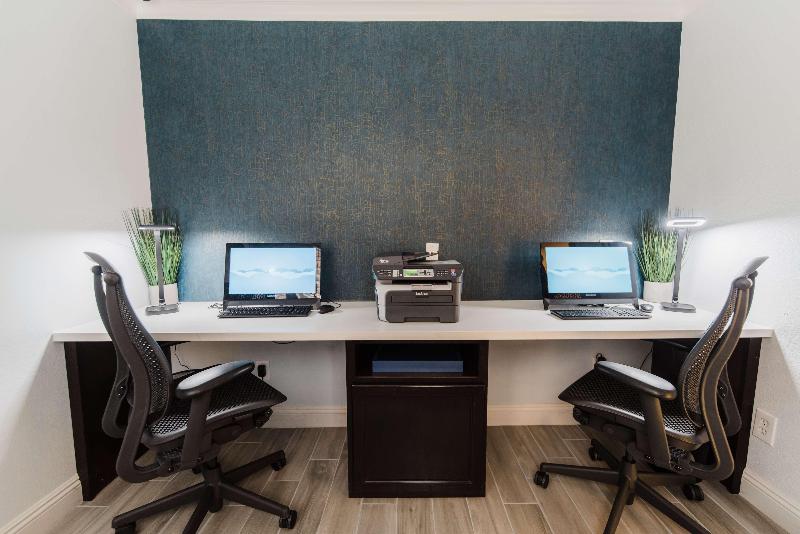 فندق Best Western Plus Manhattan Beach