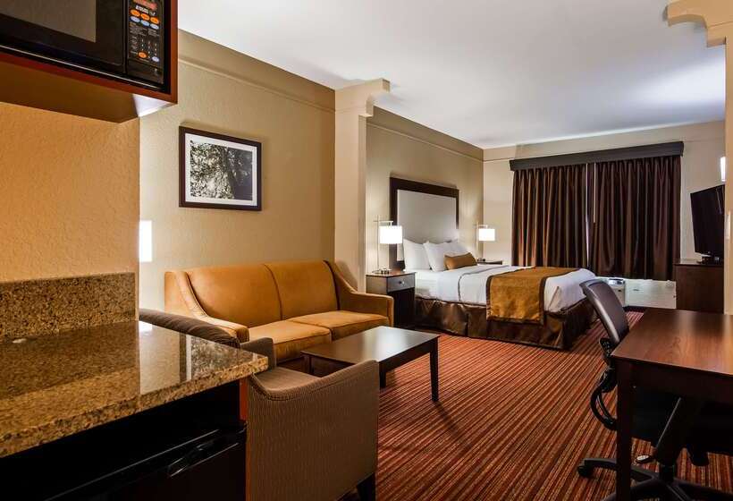 هتل Best Western Plus Strawberry Inn & Suites