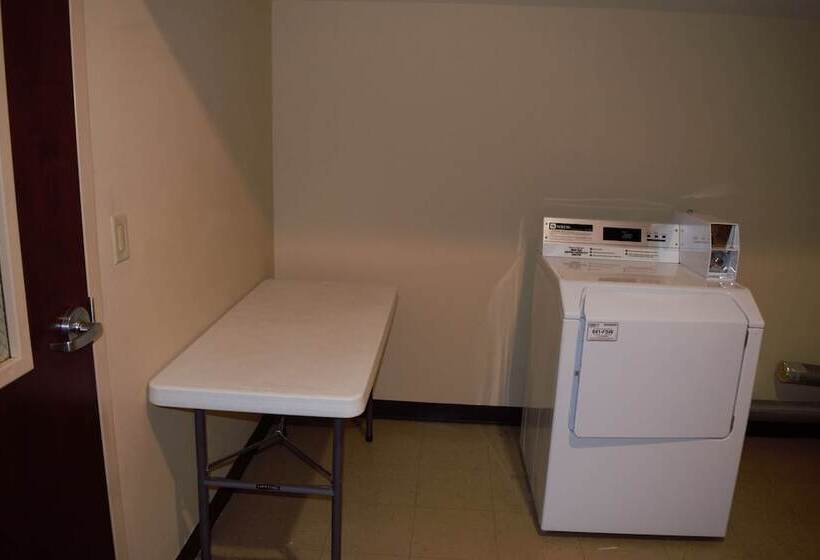 هتل Best Western Plus Strawberry Inn & Suites