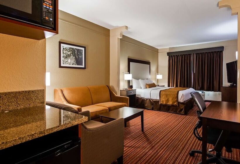 هتل Best Western Plus Strawberry Inn & Suites