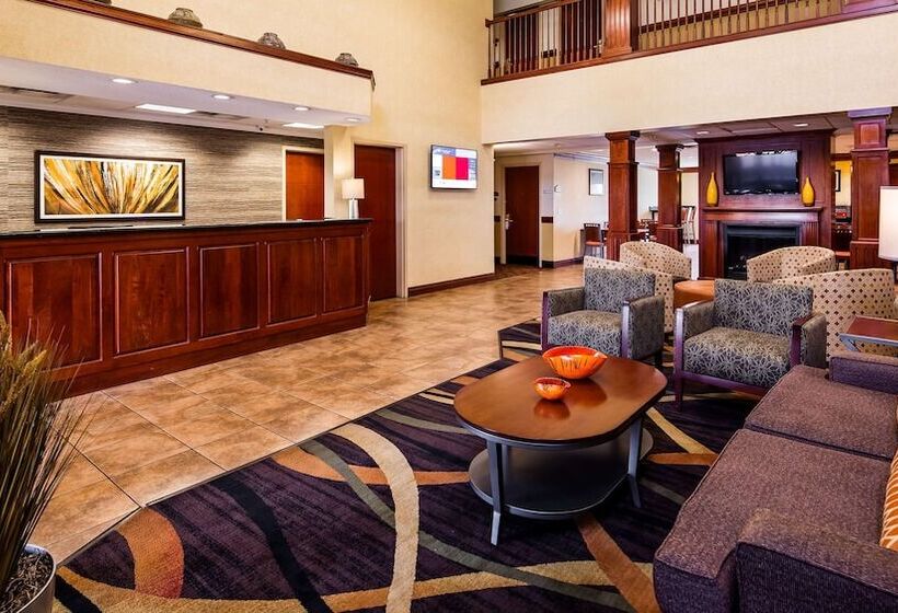 هتل Best Western Plus Strawberry Inn & Suites