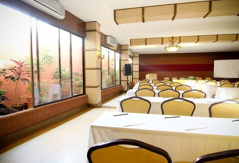 Hotel Boracay Tropics Resort