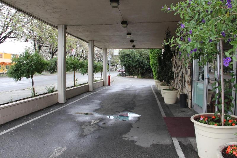 فندق Caravelle Inn Extended Stay