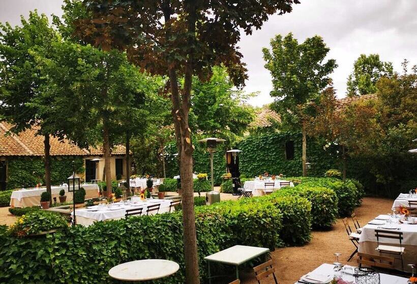 هتل Caserio De Lobones