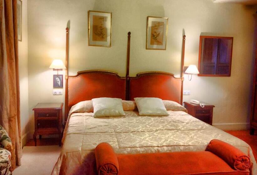 هتل Caserio De Lobones