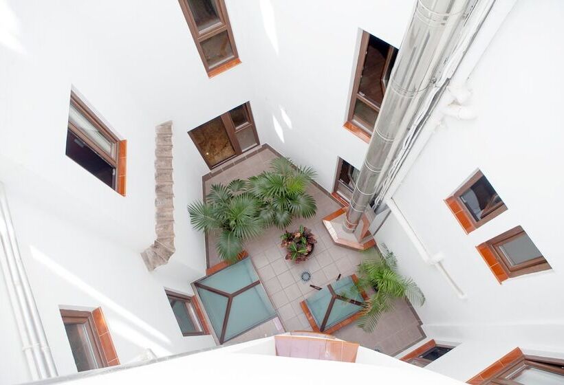 هتل Castilla Guerrero