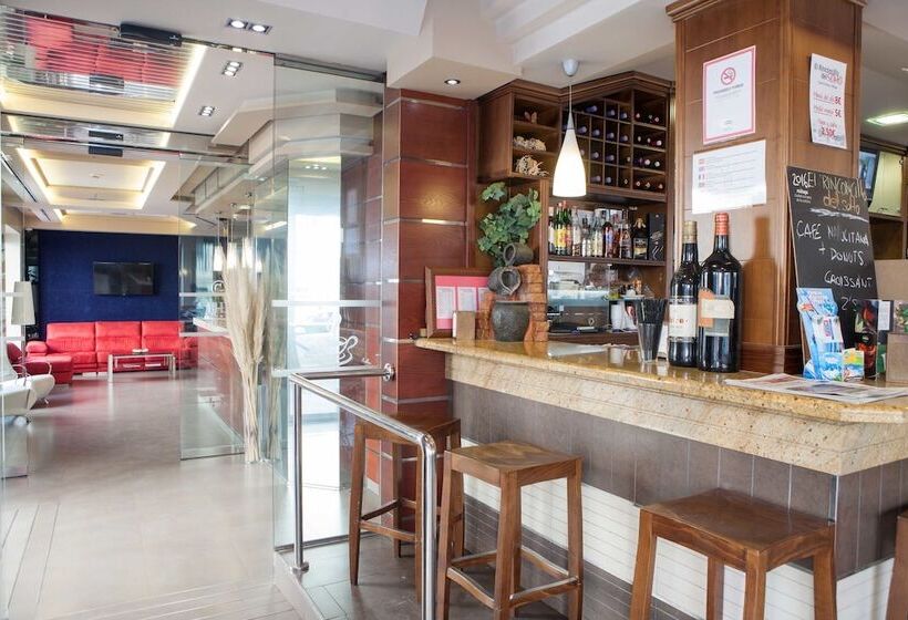 هتل Castilla Guerrero