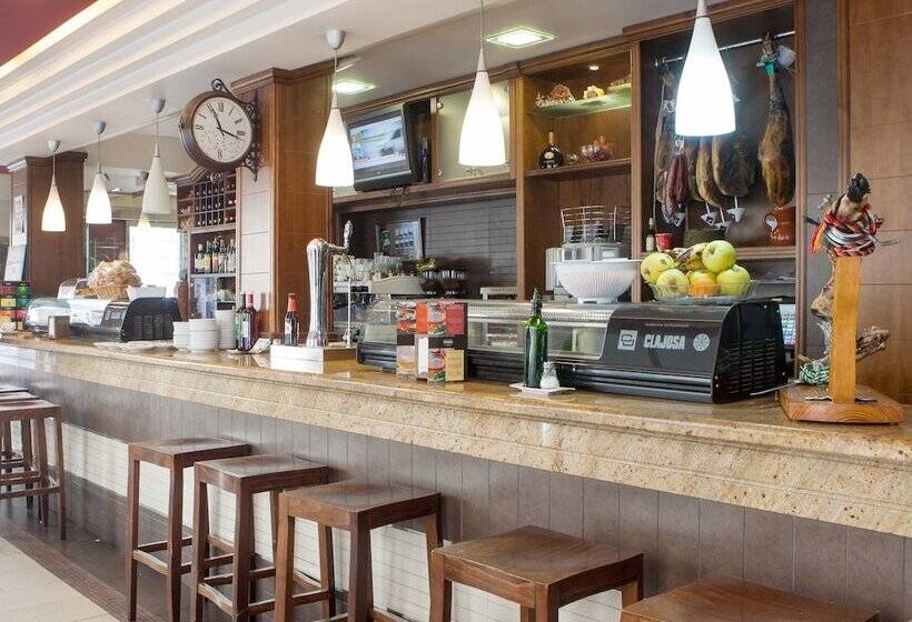 هتل Castilla Guerrero