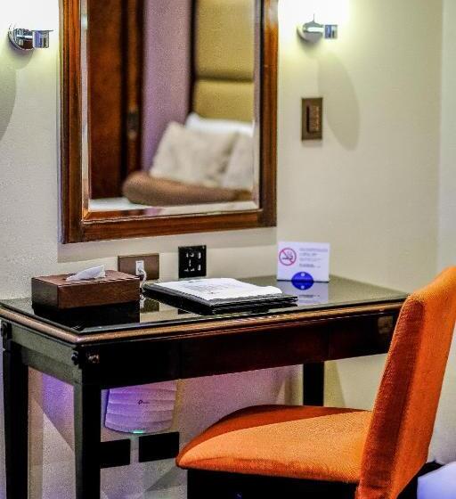 هتل Cebu Parklane International