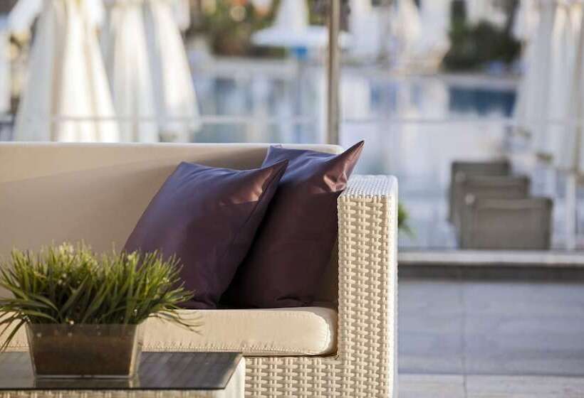 Отель Christofinia