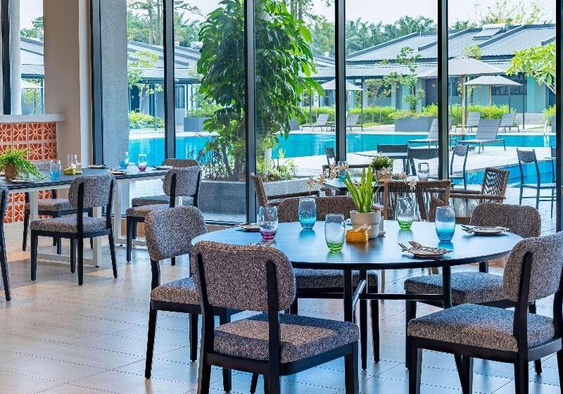 Отель Concorde Inn Kuala Lumpur International Airport