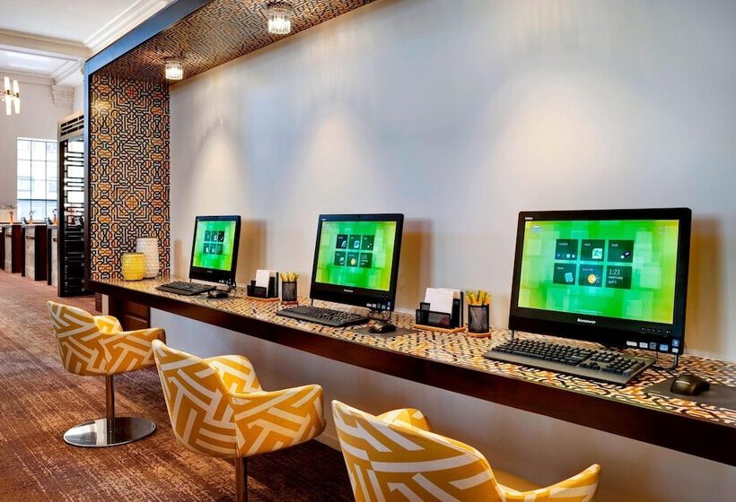 هتل Courtyard By Marriott San Diego Downtown