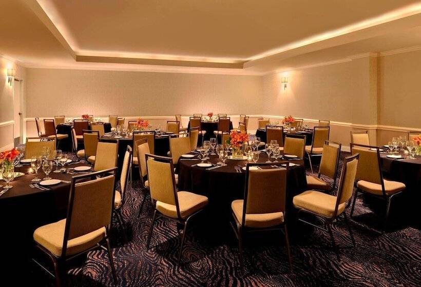 هتل Courtyard By Marriott San Diego Downtown