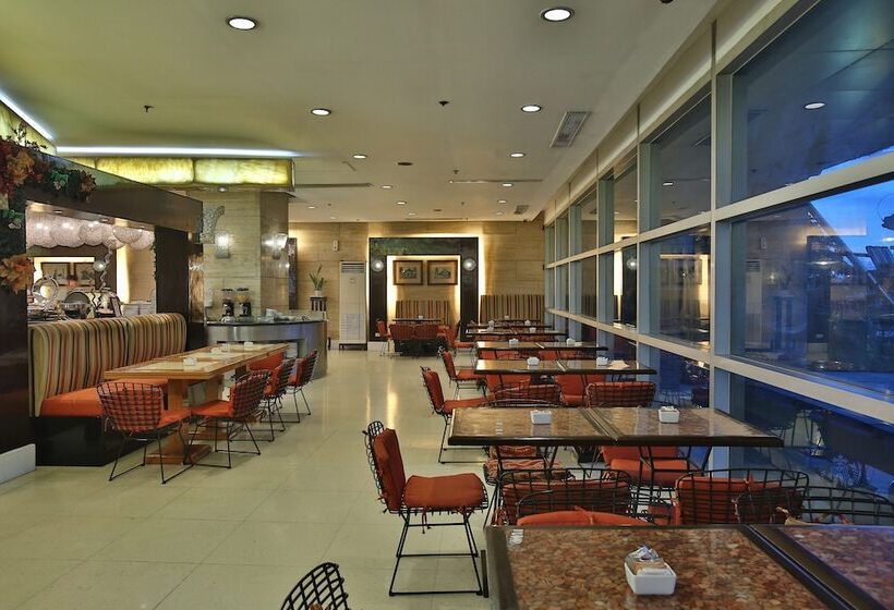 Crown Regency Hotel And Towers