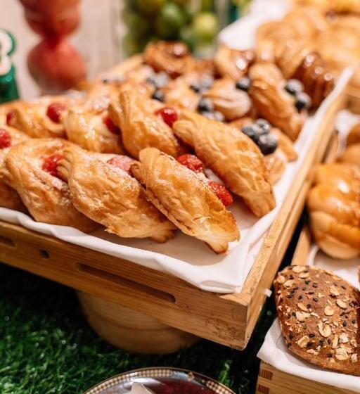 Dekin Hotel Chongqing Jiefangbei