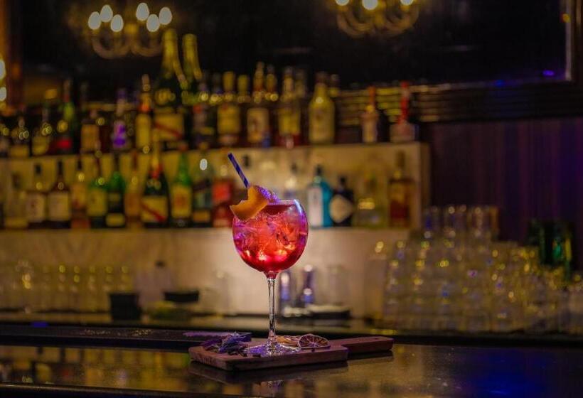 هتل Danat Jebel Dhanna Resort