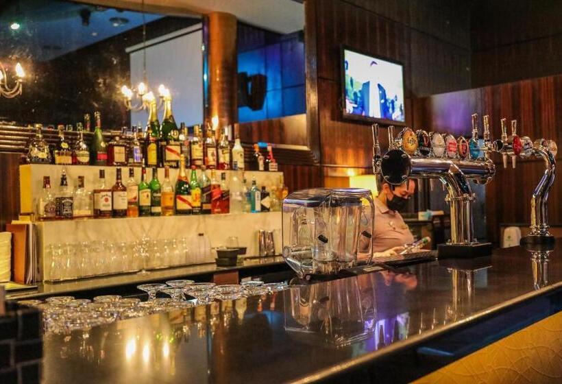 هتل Danat Jebel Dhanna Resort