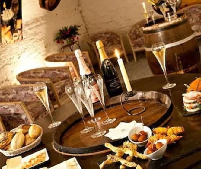 בית מלון כפרי De L Univers