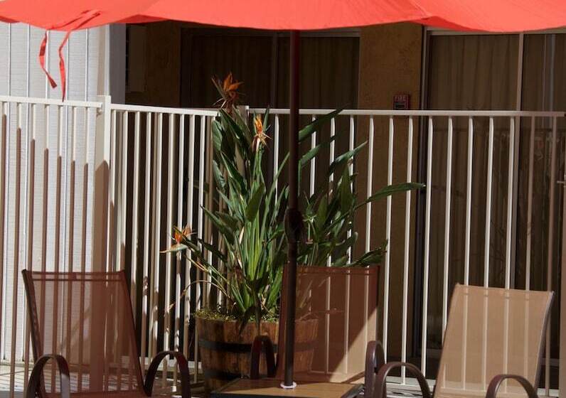 فندق Delos Reyes Palm Springs