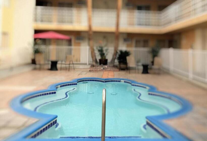 فندق Delos Reyes Palm Springs