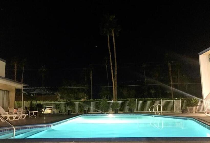 فندق Delos Reyes Palm Springs