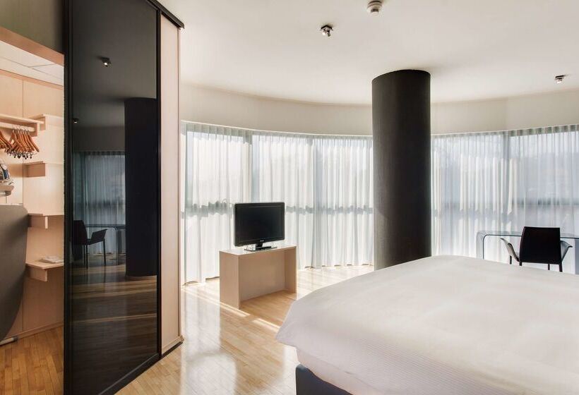 فندق Doubletree By Hilton Cluj – City Plaza