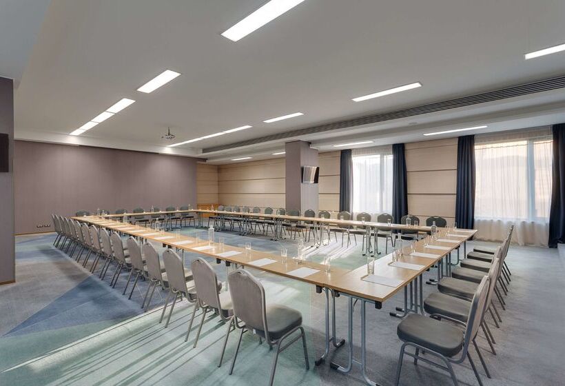 هتل Doubletree By Hilton Cluj – City Plaza