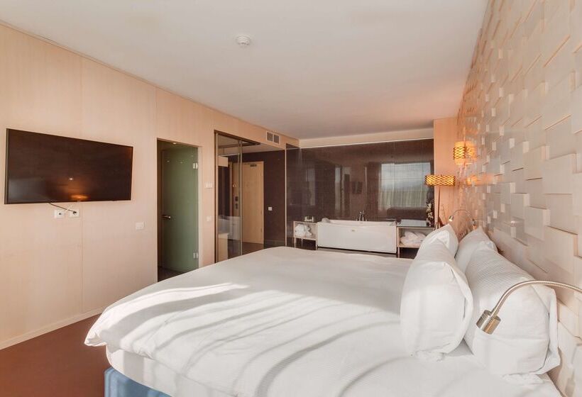 فندق Doubletree By Hilton Cluj – City Plaza