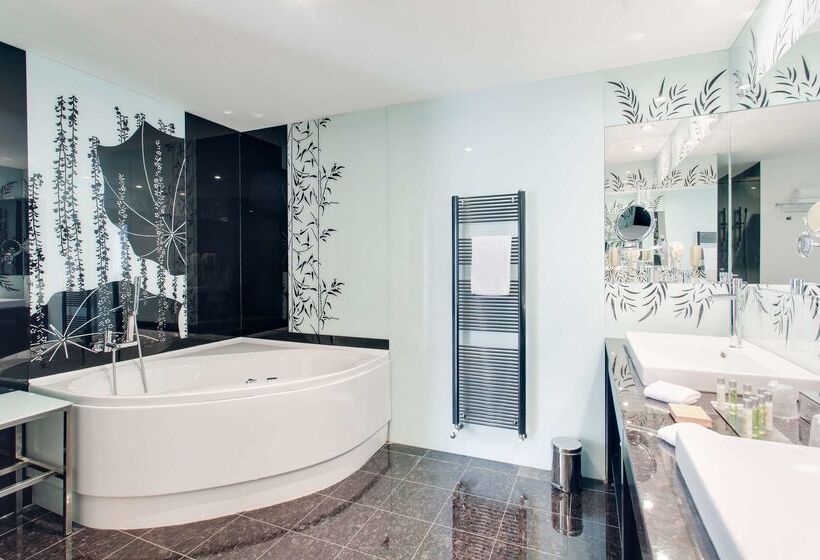 فندق Doubletree By Hilton Cluj – City Plaza