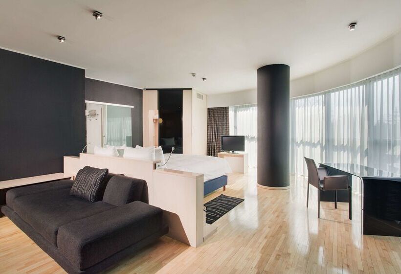 فندق Doubletree By Hilton Cluj – City Plaza