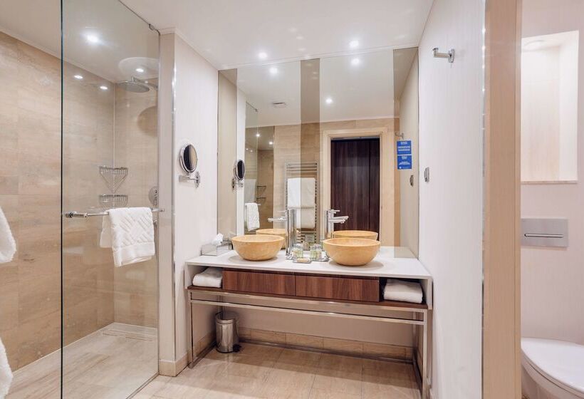 فندق Doubletree By Hilton Cluj – City Plaza