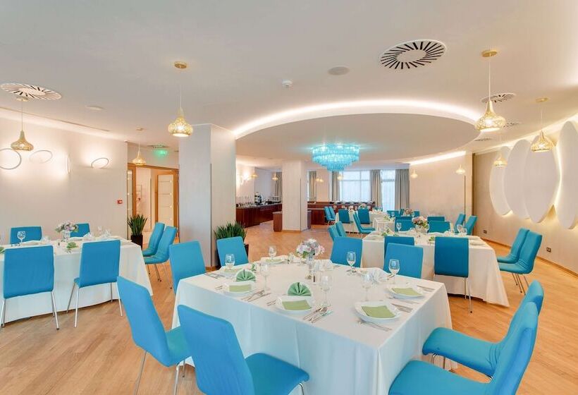 فندق Doubletree By Hilton Cluj – City Plaza