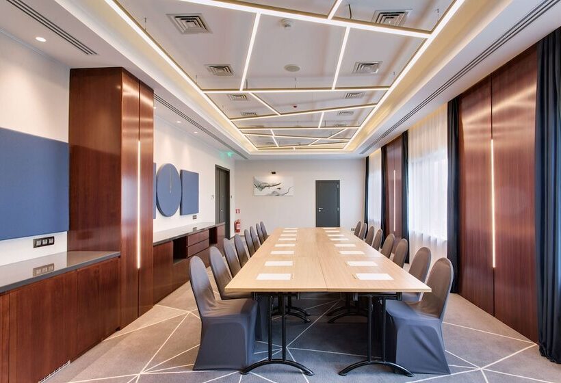 فندق Doubletree By Hilton Cluj – City Plaza