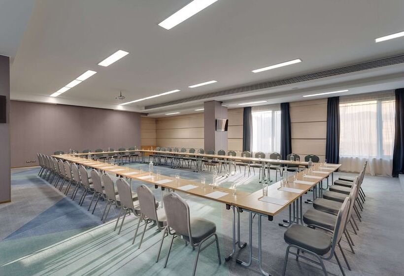 هتل Doubletree By Hilton Cluj – City Plaza