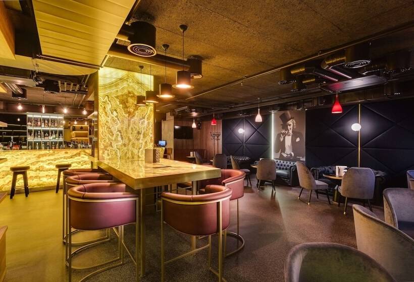 فندق Doubletree By Hilton Cluj – City Plaza